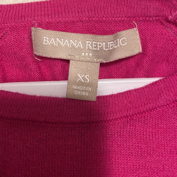 3/$15💛 🌺 Pink Banana Republic Sweater 🌺 - Picture 5 of 5
